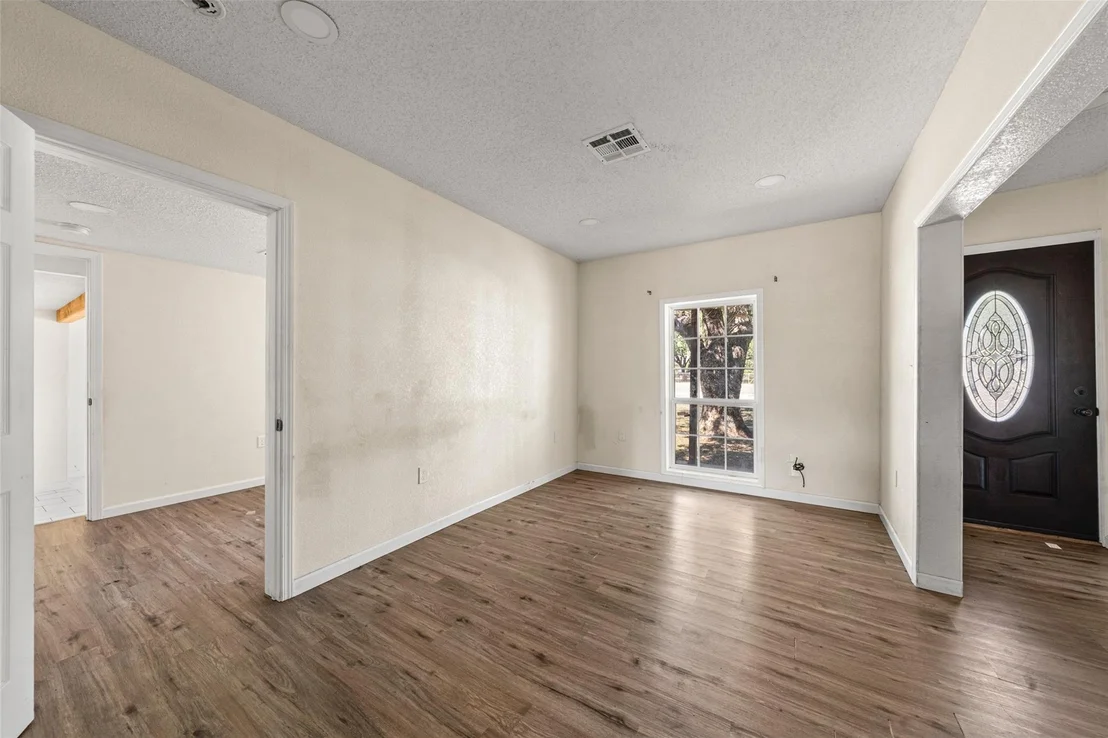 Photo of 1126 W 7th Street