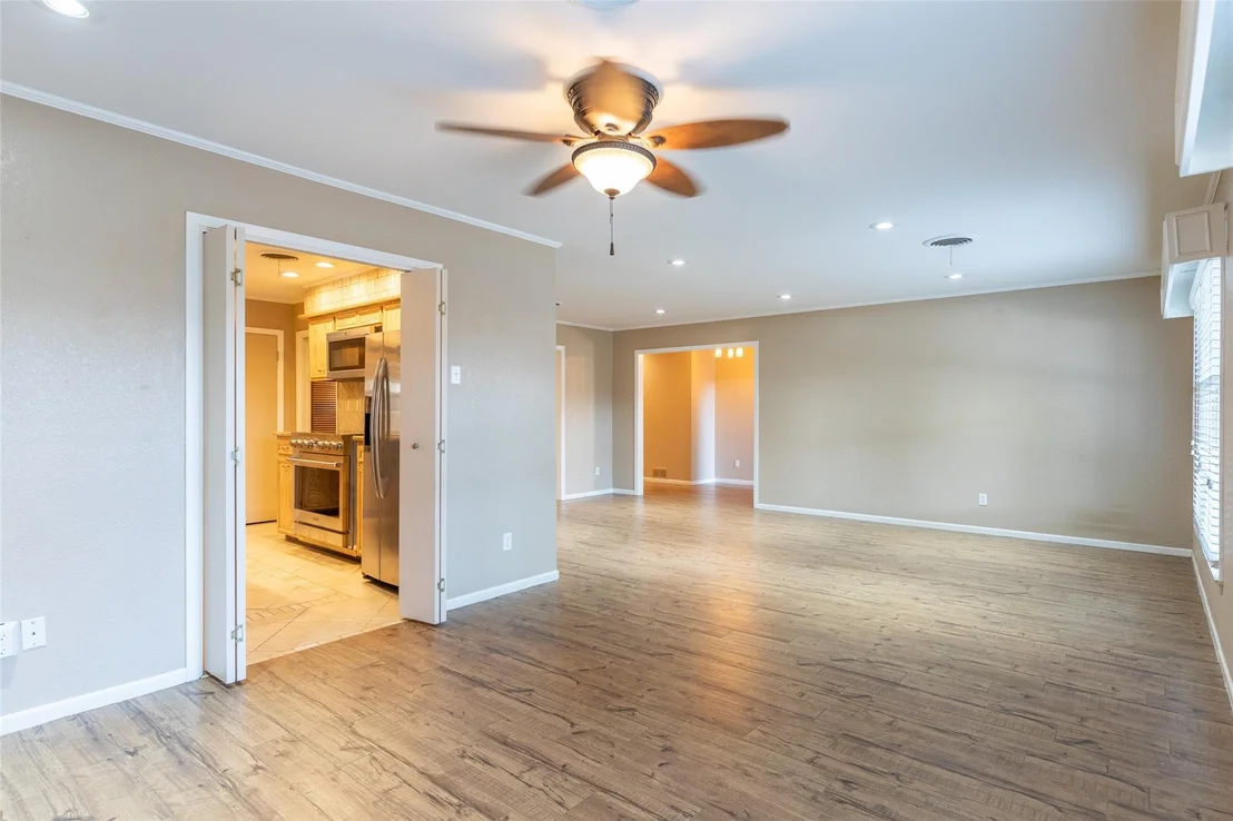 Photo of 55 Surrey Square