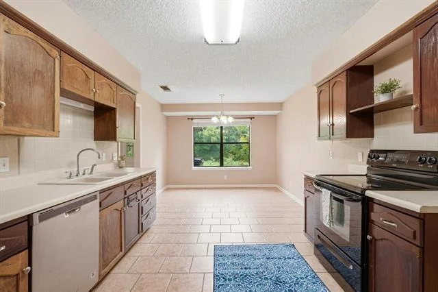 Photo of 116 Greentree Cir