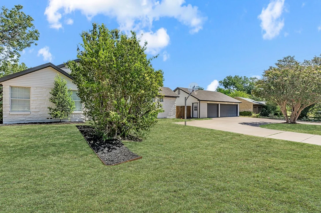 Photo of 3909 Trail Lake Drive