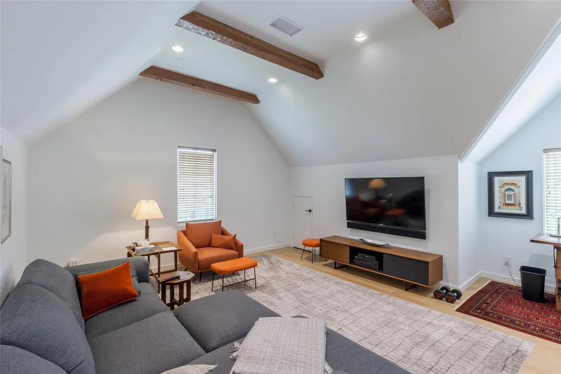 Photo of 341 Devon Drive