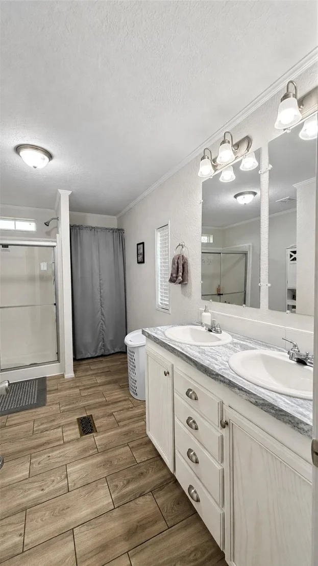 Photo of 852 Cheyenne