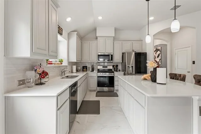 Photo of 908 Madeline Lane