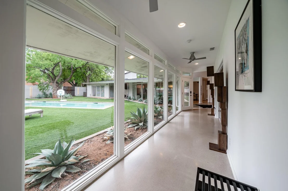 Photo of 741 Rivercrest Drive