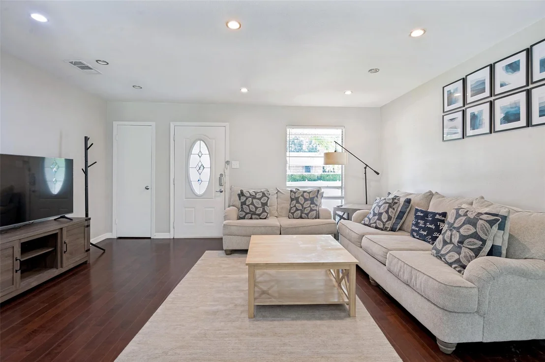 Photo of 1404 Timberlake Circle