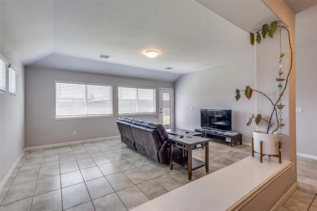 Photo of 1404 Rosebush Road