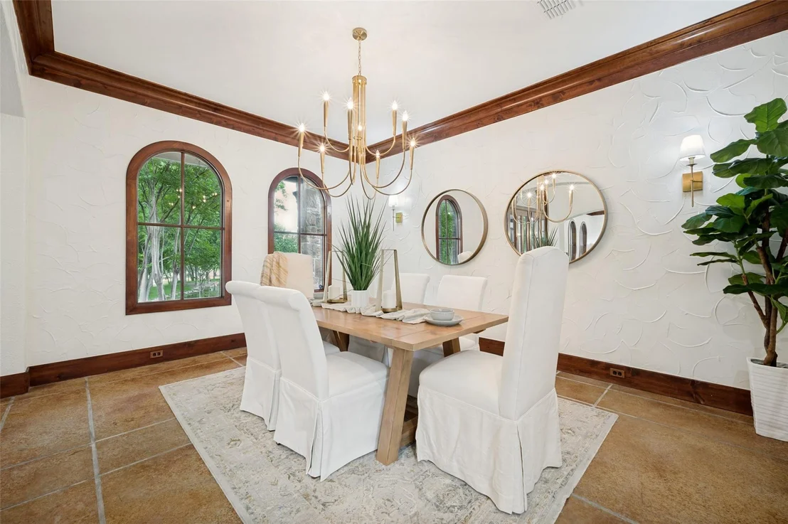 Photo of 2626 Twelve Oaks Lane