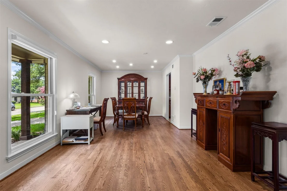 Photo of 908 Vinecrest Lane