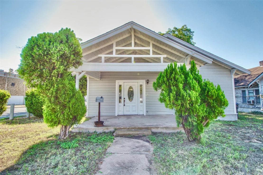 Photo of 2600 Homan Avenue