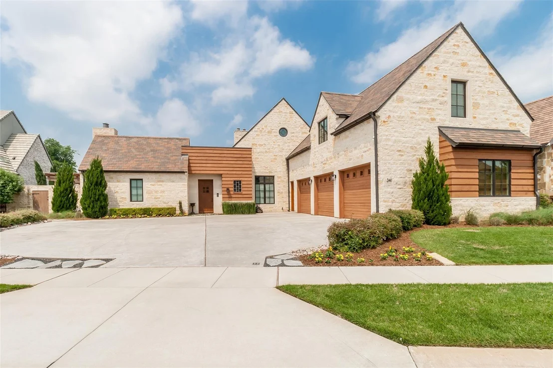 Photo of 341 Devon Drive