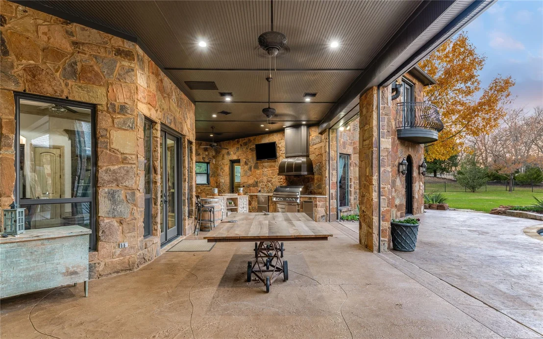 Photo of 2656 Twelve Oaks Lane