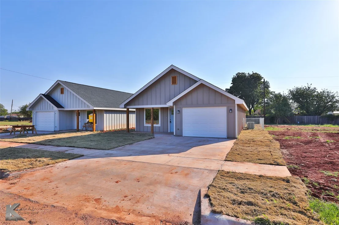 Photo of 2571 Bel Air