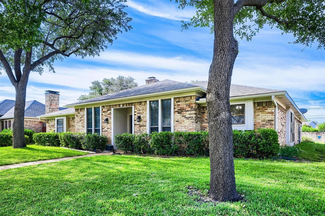 Photo of 1202 E Berkeley Drive