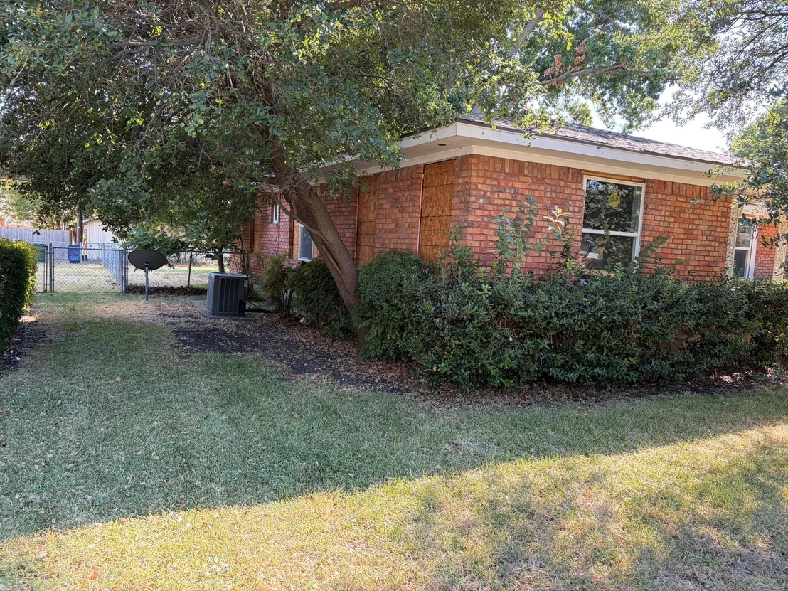 Photo of 2330 Mockingbird Lane