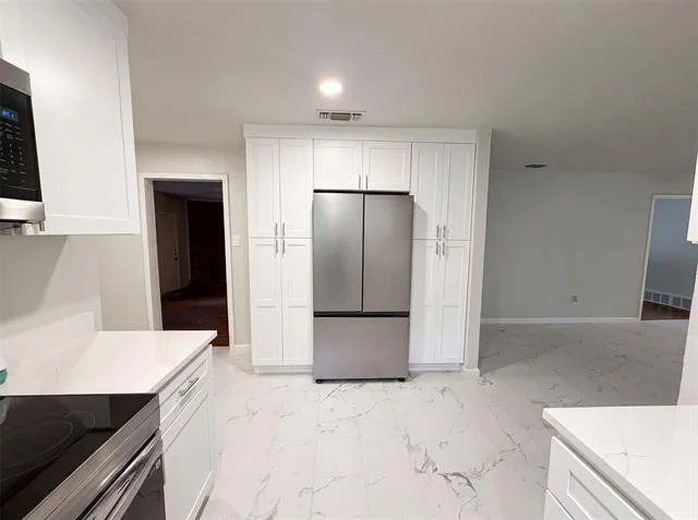 Photo of 202 Vanshire Road W