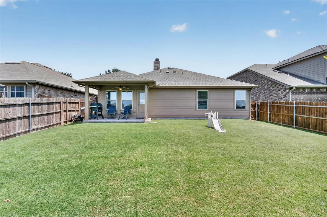 Photo of 441 E Wishbone Lane