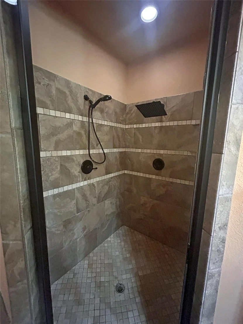 Photo of 1055 Chartres