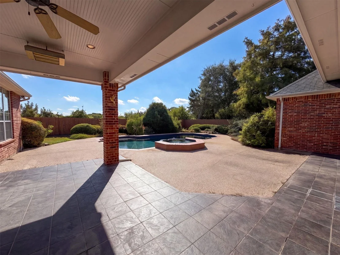Photo of 619 Edgewood Lane