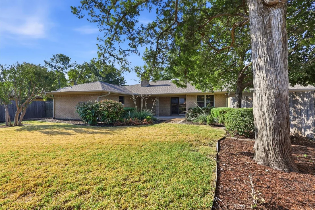 Photo of 1905 Midcrest Drive