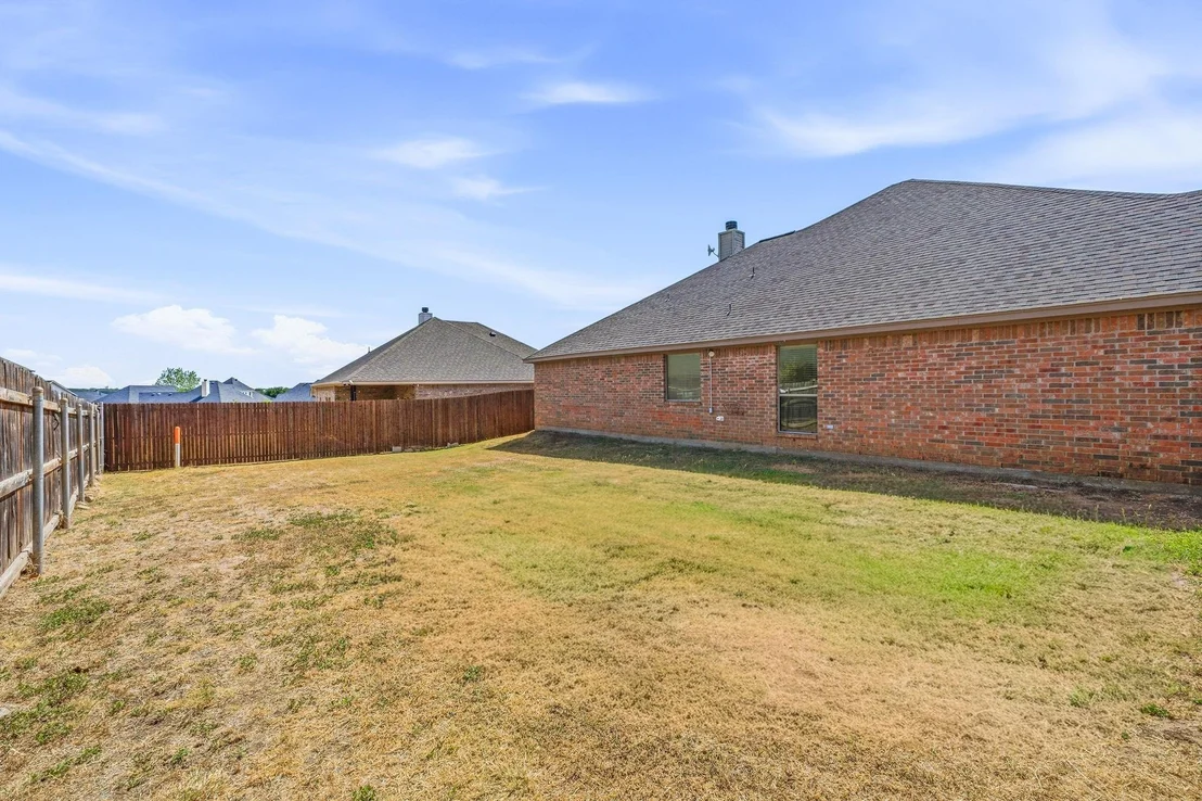 Photo of 914 Winding Road