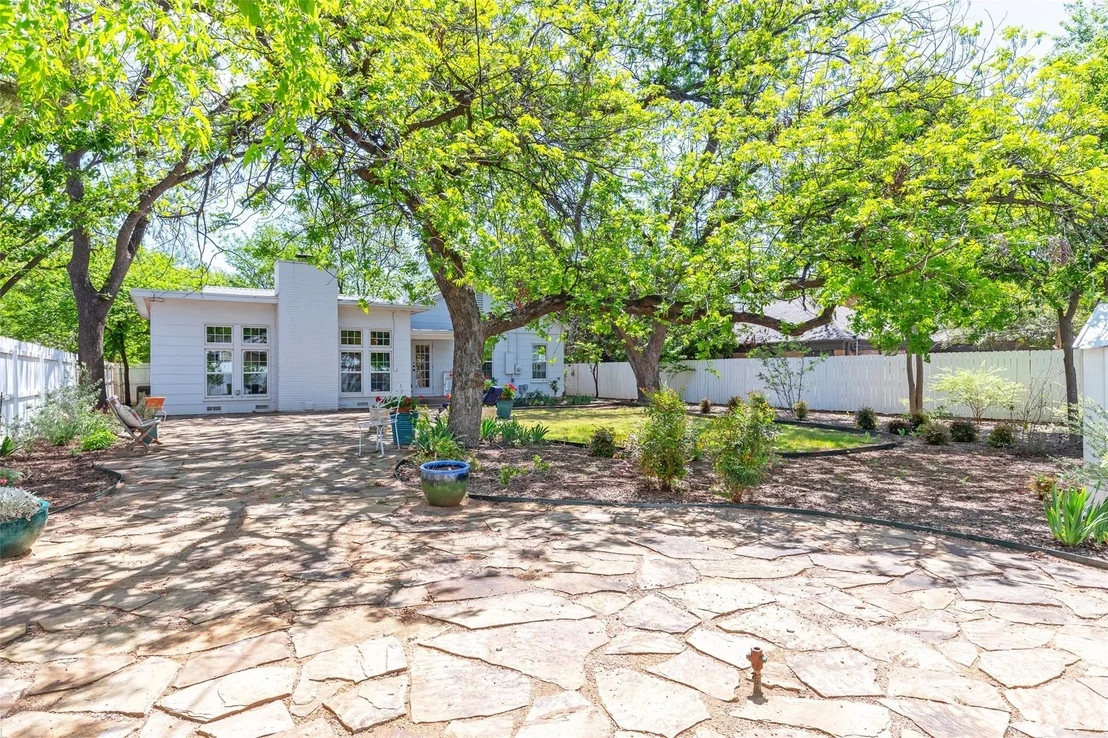 Photo of 1182 Glenwood Drive