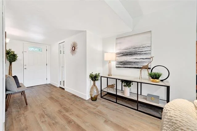 Photo of 5917 Maple Lane