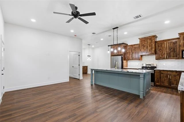 Photo of 1413 Ridgeview Circle