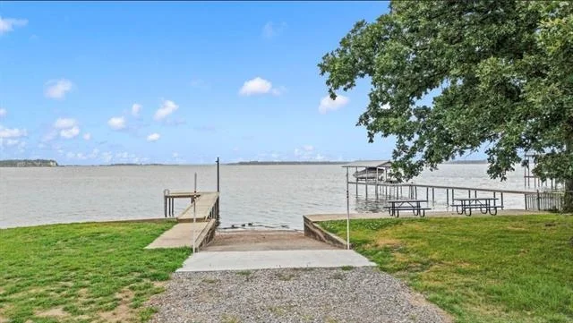 Photo of 921 Bradleys Bend