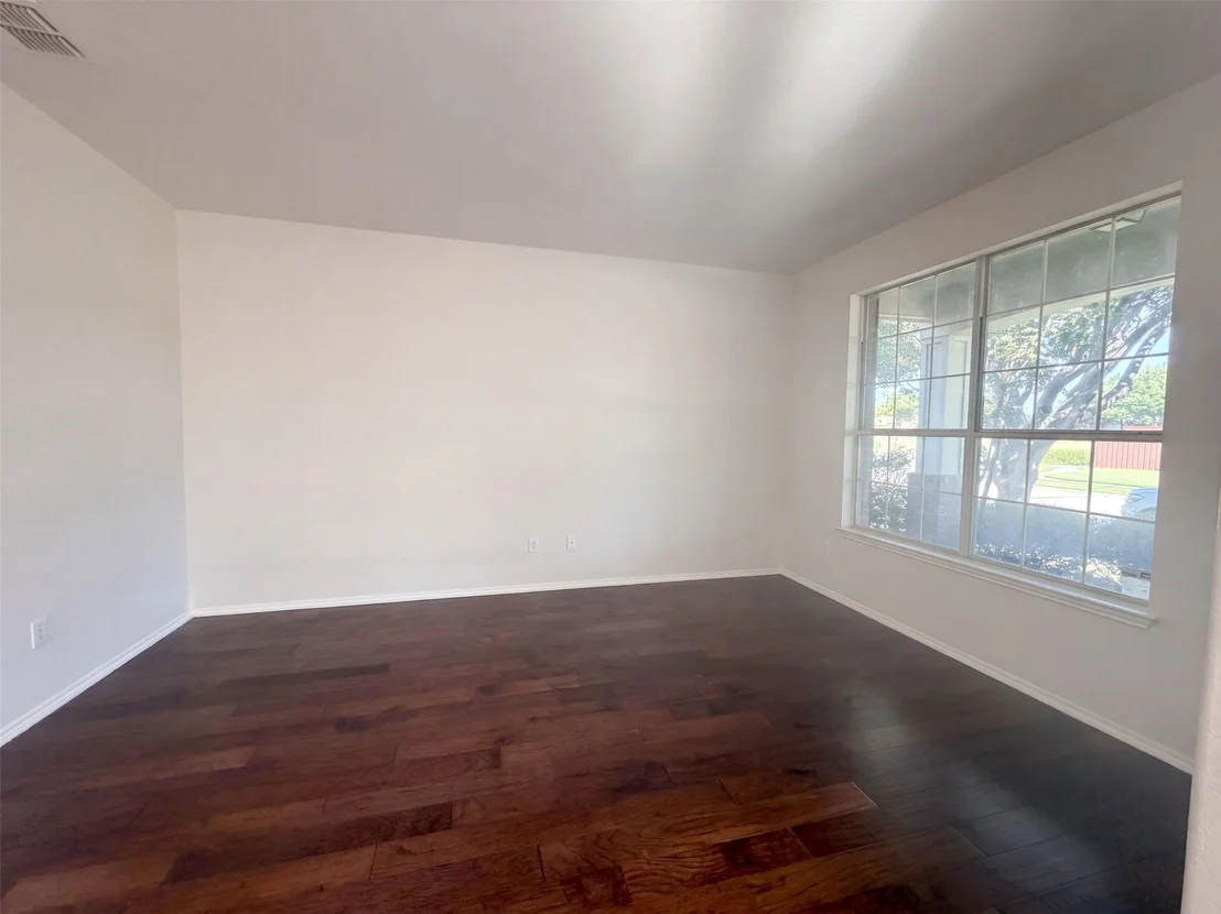 Photo of 1304 Grapevine Drive