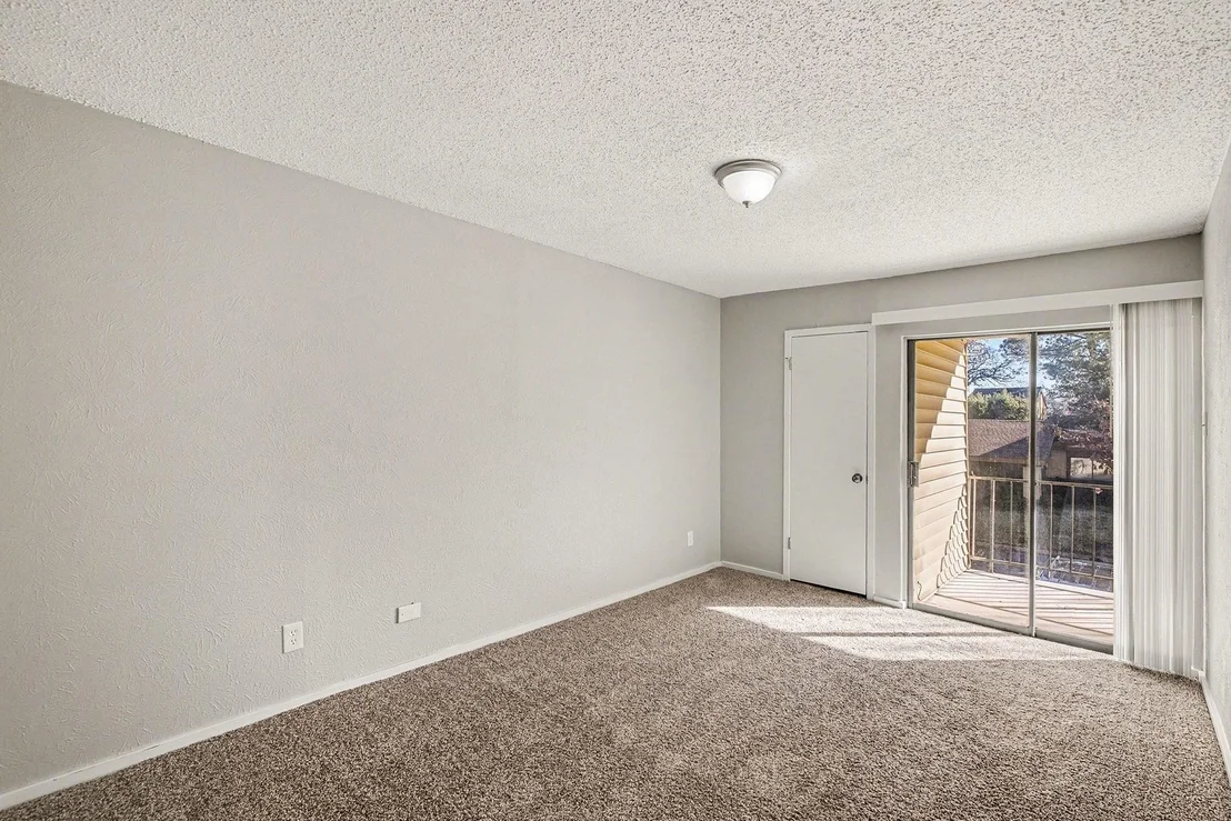 Photo of 1606 Hawthorne Drive