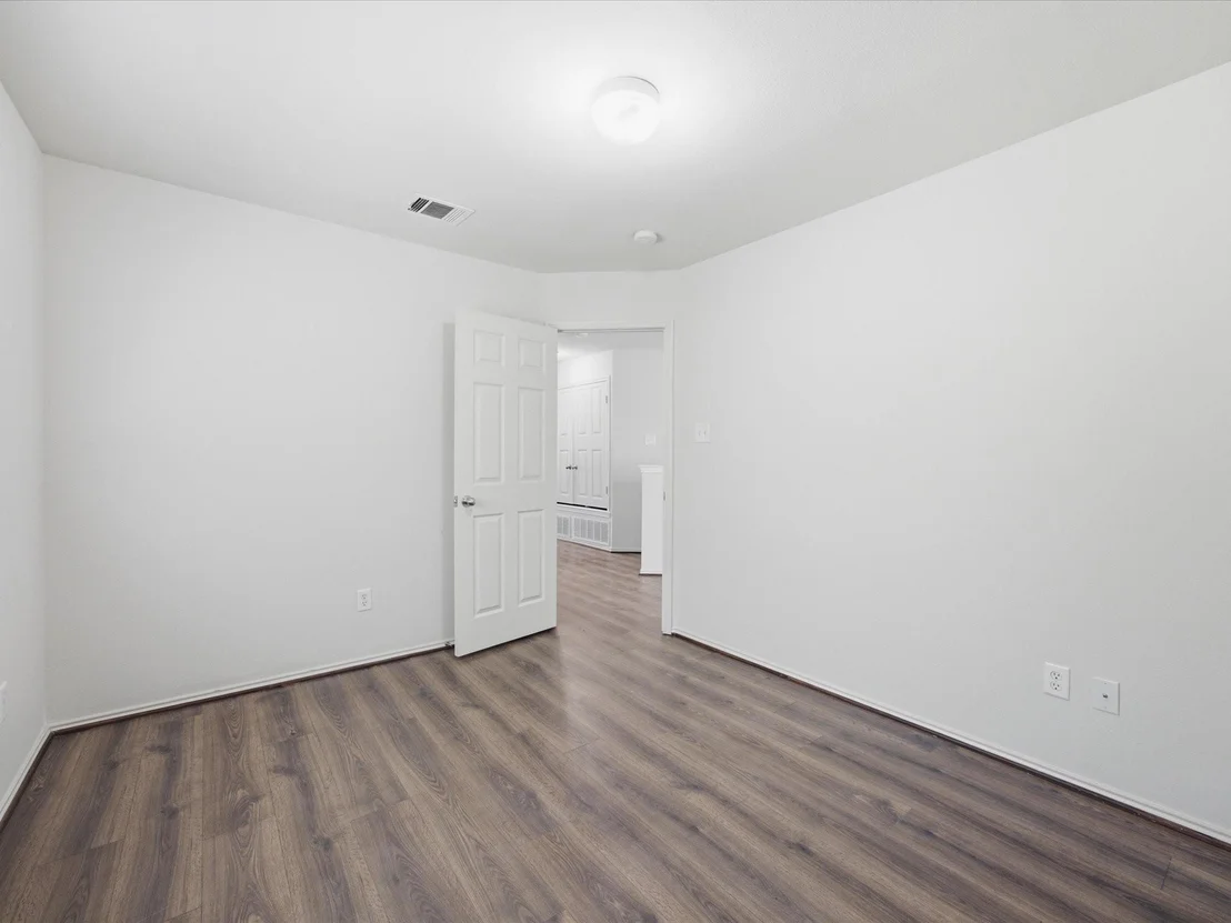 Photo of 2021 Laughlin Road
