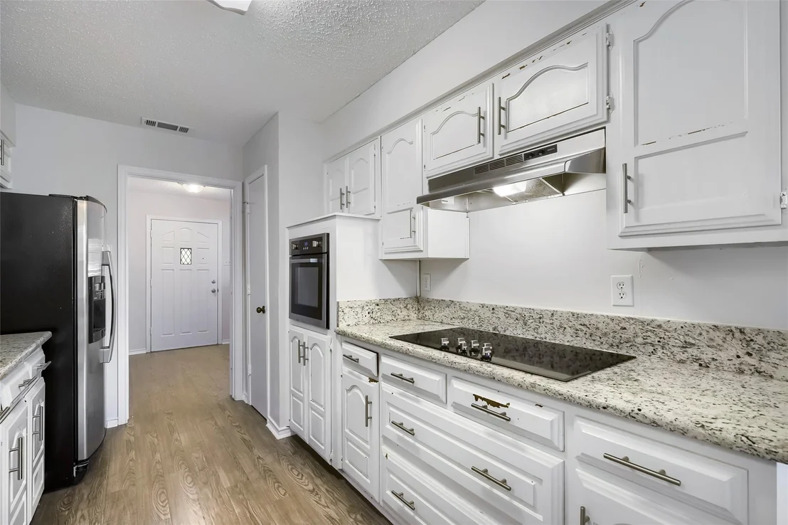 Photo of 814 Oakbluff Drive