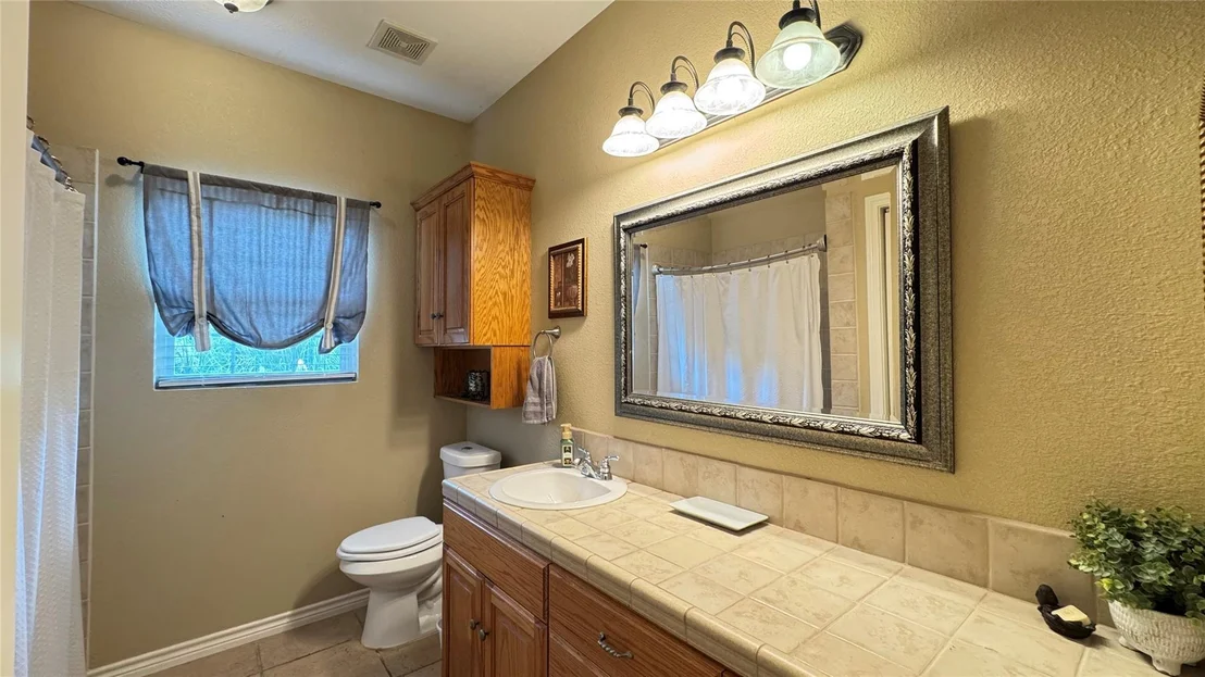 Photo of 115 Meadowood Road