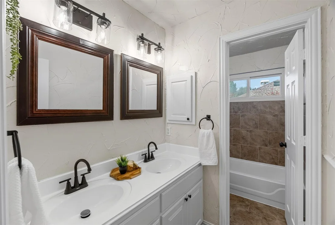 Photo of 805 Doral Drive