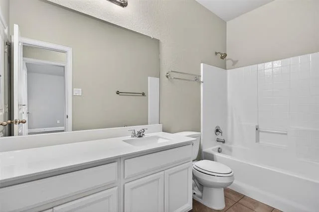Photo of 2051 Avondown Road