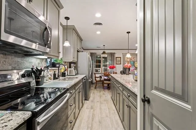 Photo of 649 Wedgewood Drive
