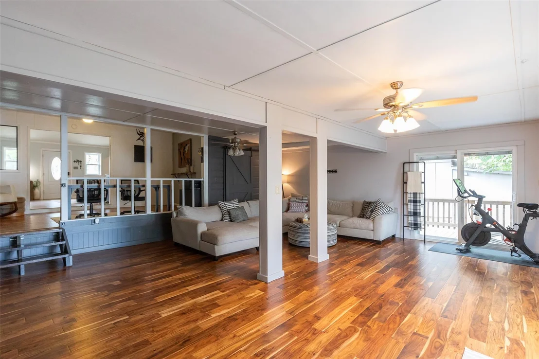 Photo of 9732 Cove Road