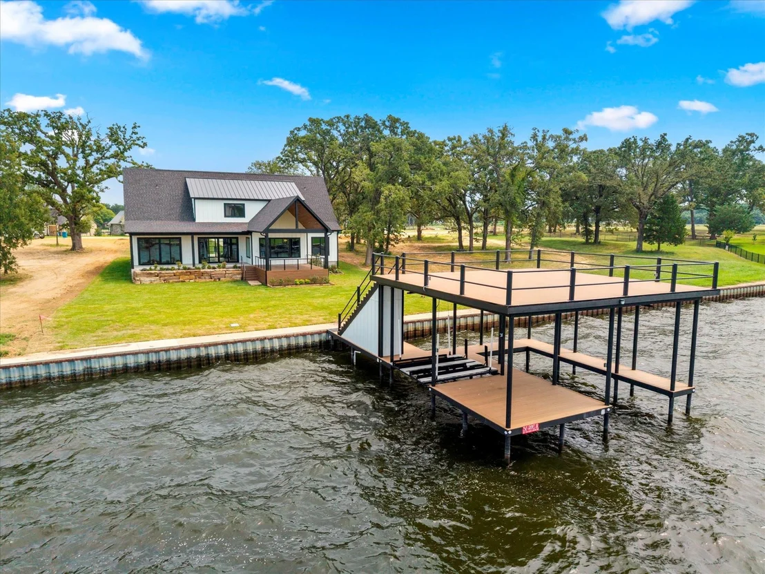 Photo of 2565 Groves Court
