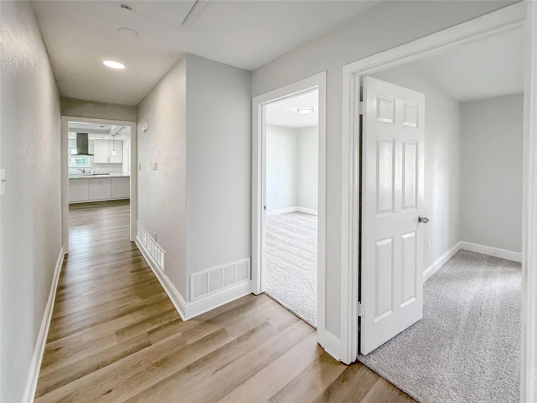 Photo of 100 W Pleasantview Drive