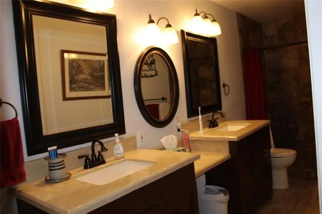 Photo of 208 PARK DR