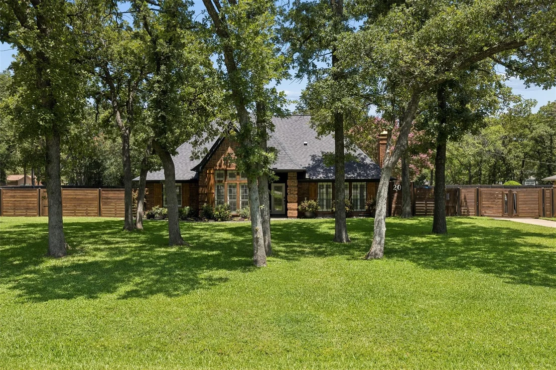 Photo of 2005 Greenwood Lane