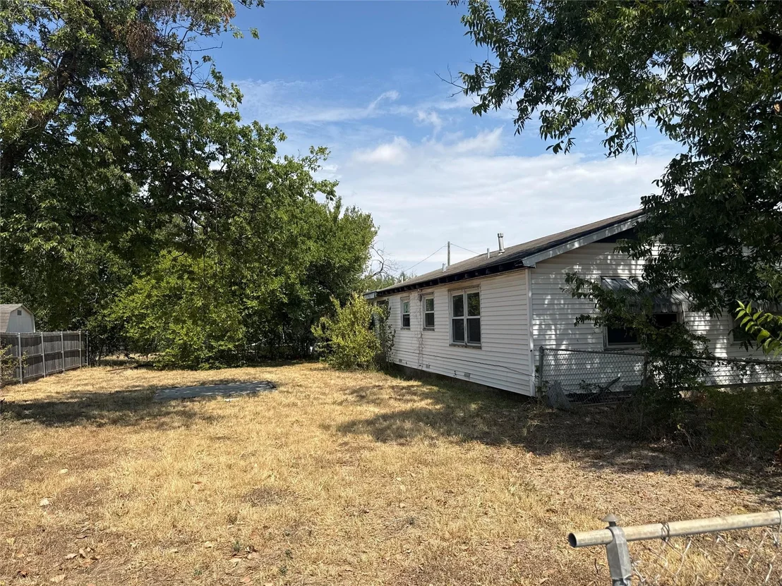 Photo of 1305 W 11th Street