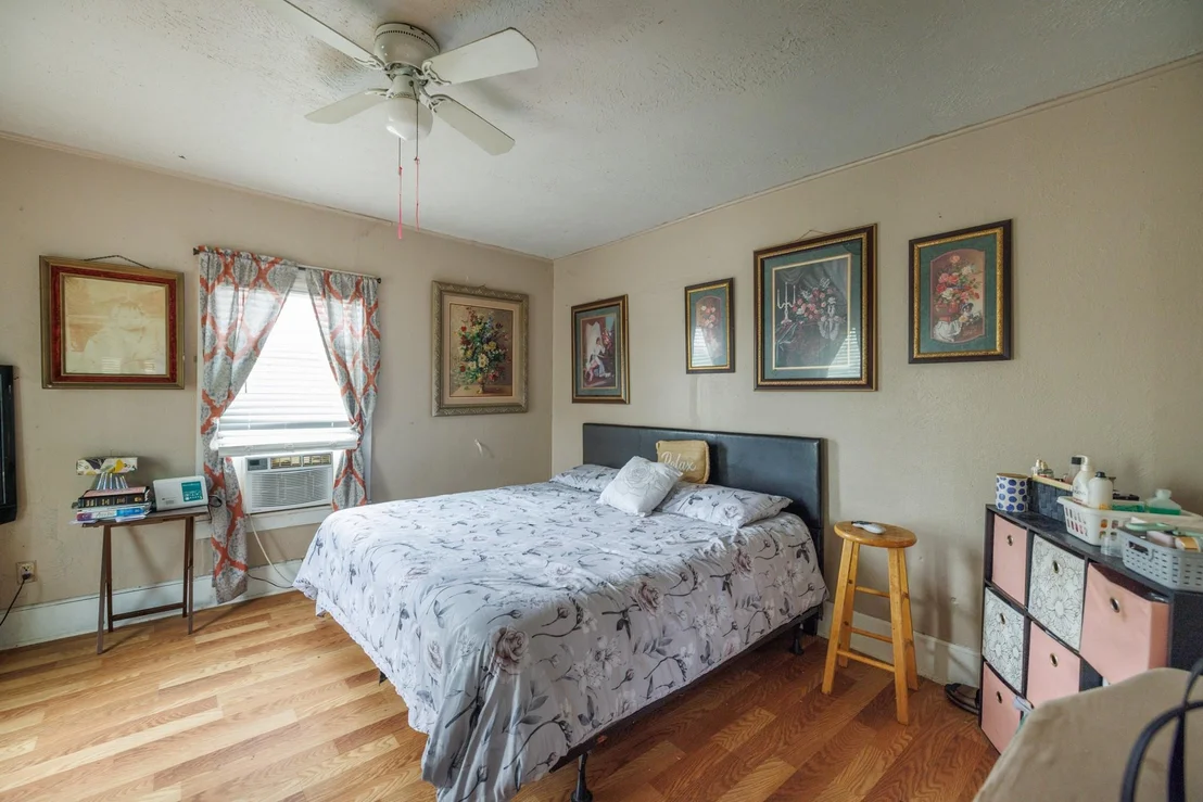 Photo of 308 W 5th Street