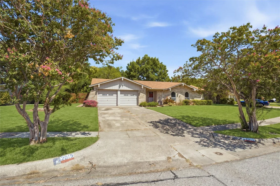 Photo of 2015 Inverness Drive