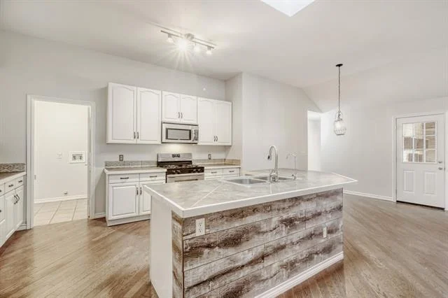 Photo of 308 Butternut Drive