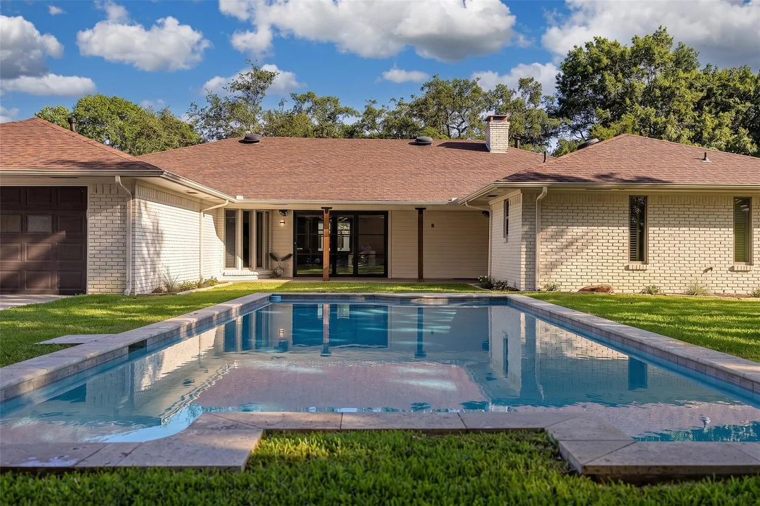 Photo of 6910 Waggoner Drive