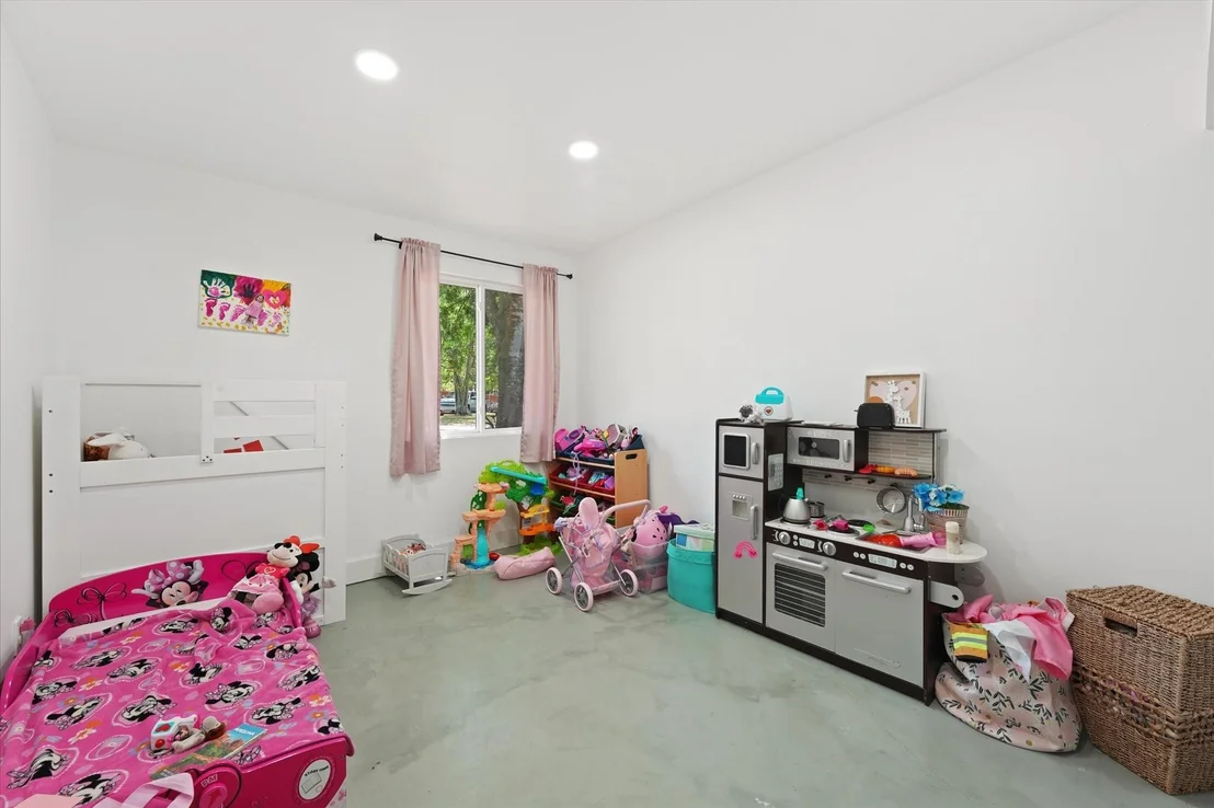 Photo of 9732 Mackenzie Brook
