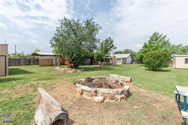 Photo of 1070 Larned Lane