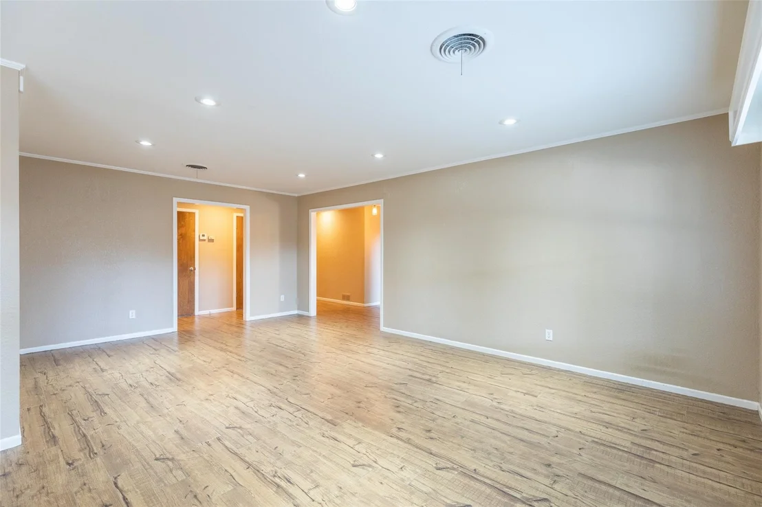 Photo of 55 Surrey Square