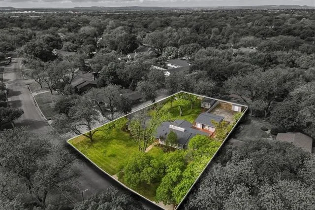 Photo of 1602 Elmwood Drive